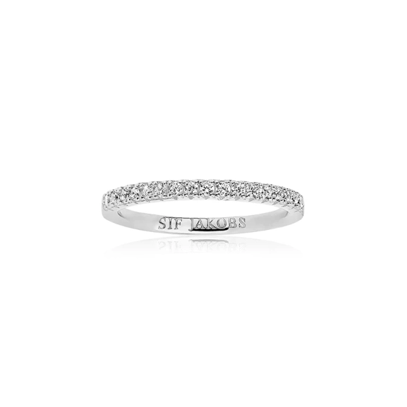 Ellera Ring i silver med gnistrande Cubic Zirconia från Sif Jakobs