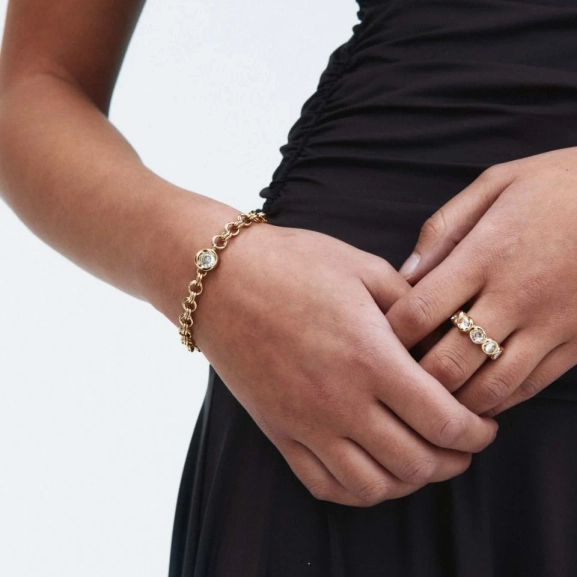 elegant och ljusreflekterande design.