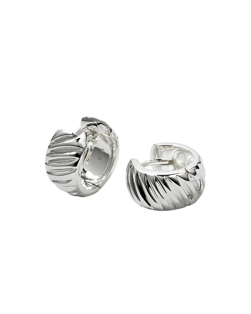 Syster P - La La Love Plain Hoops Silver