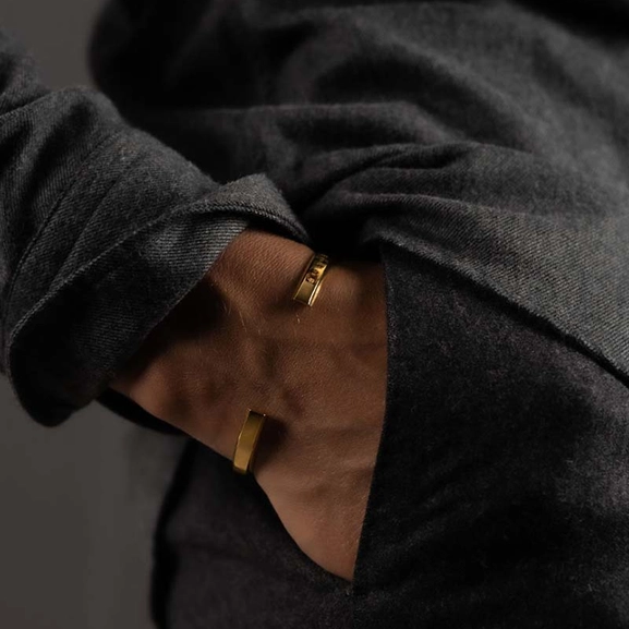 Icon Cuff - Gold Plated - Skultuna - Snabb frakt & paketinslagning - Nordicspectra.se