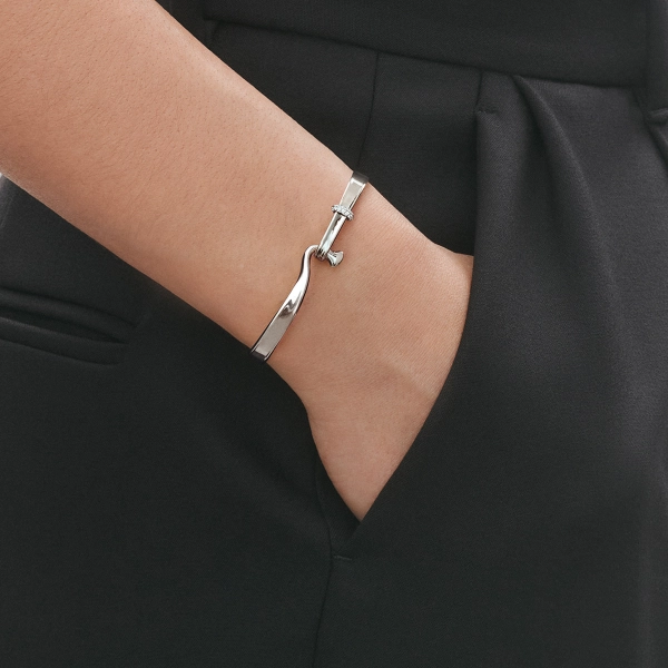 GJ_SS25_ECOM_SHOOT_TORUN_BRACELET_ 20000547_Close-up