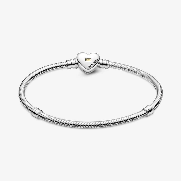 Välvt Ormkedjearmband med Gyllene Hjärta - PANDORA - Snabb frakt & paketinslagning - Nordicspectra.se