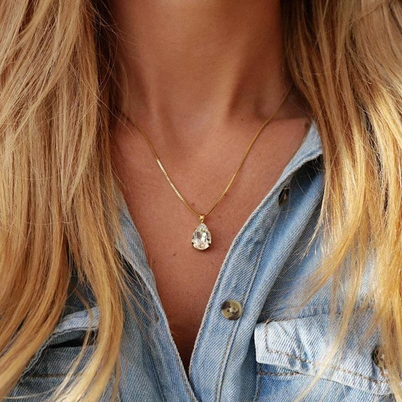 Mini Drop Necklace Gold Crystal - Caroline Svedbom - Snabb frakt & paketinslagning - Nordicspectra.se