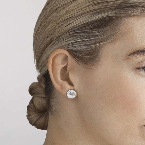 Daisy Korvakorut Hopea & Valkoinen Emali - Georg Jensen - Suuri valikoima & ilmainen lahjapaketointi - Nordicspectra.fi