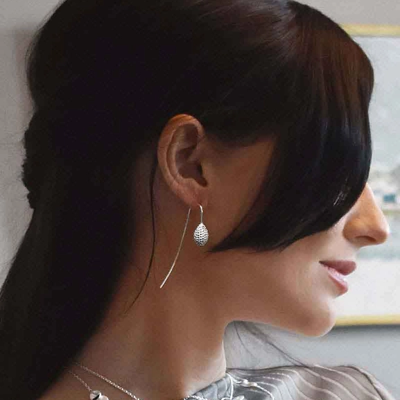 Stardust Earrings - Drakenberg Sjölin Örhängen - Snabb frakt & paketinslagning - Nordicspectra.se