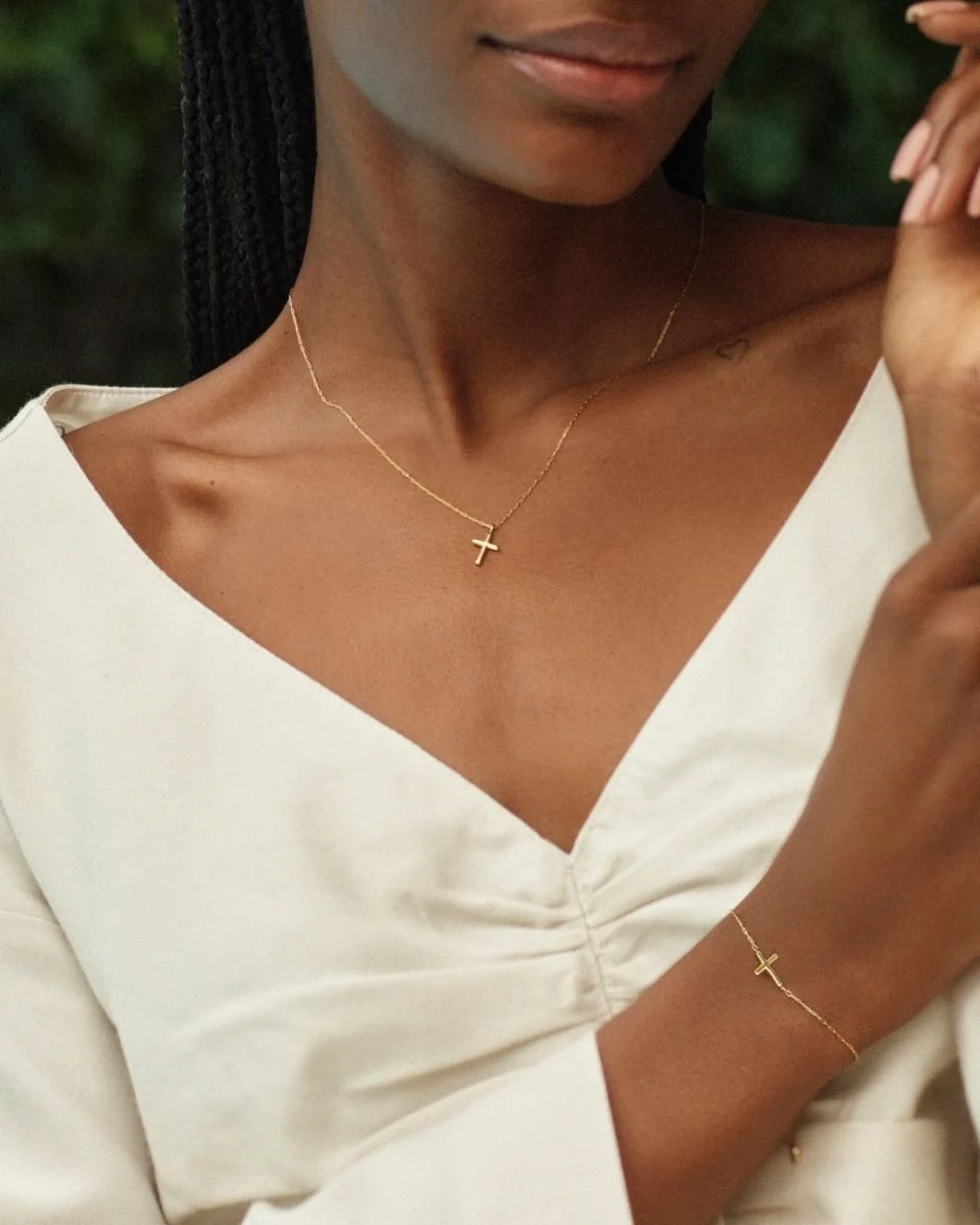 edblad-spirit-cross-necklace-gold-cu-120295