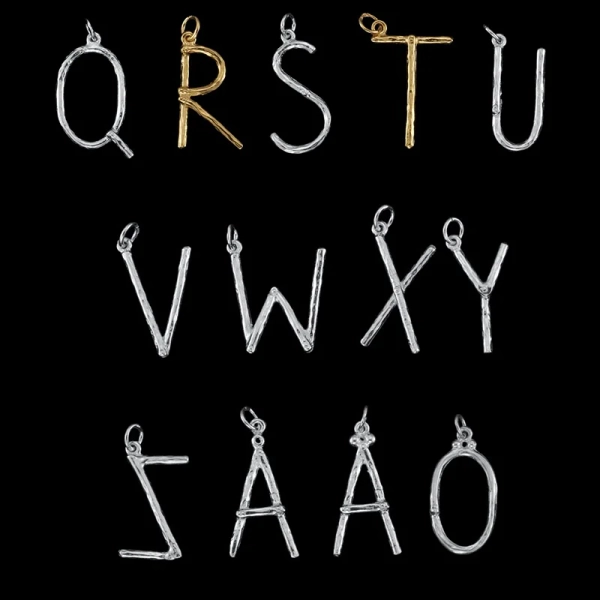 Wonky Letter Necklace Gold - Maria Nilsdotter - 1-2 dagars leverans - Nordic Spectra