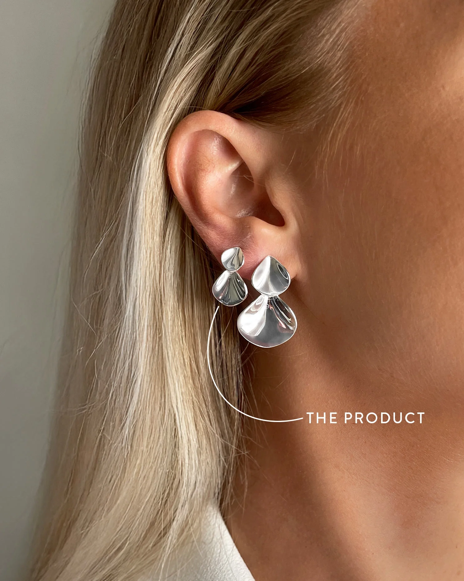 med två överlappande organiska former.