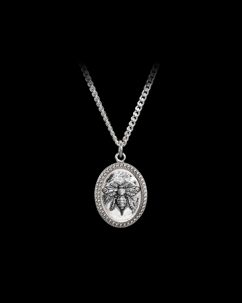 Bee Necklace - Maria Nilsdotter - Schmuck im skandinavischen Design - Nordic Spectra