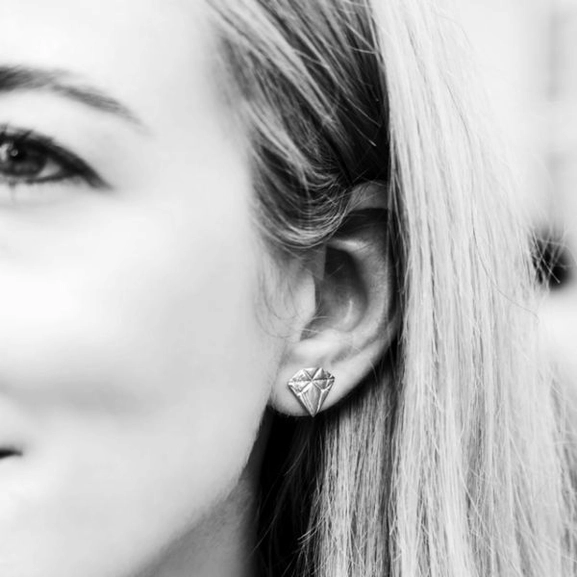 Diamond Earrings Silver  - Emma Israelsson - Suuri valikoima & ilmainen lahjapaketointi - Nordicspectra.fi