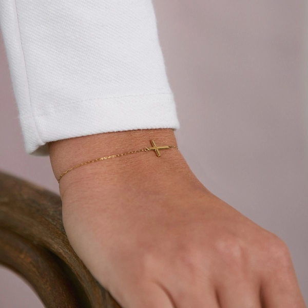 Spirit Cross Bracelet Gold - Edblad - Snabb frakt & paketinslagning - Nordicspectra.se