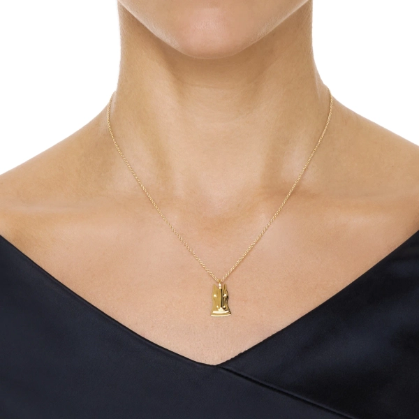 smycke som symboliserar frihet och styrka.
