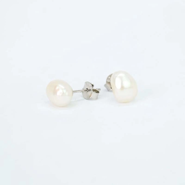 Baroque Pearl Earrings - Emma Israelsson - Suuri valikoima & ilmainen lahjapaketointi - Nordicspectra.fi