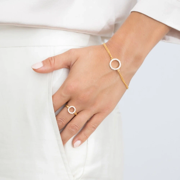 elegantes 18 Karat vergoldetes Silber mit funkelnden Zirkonia