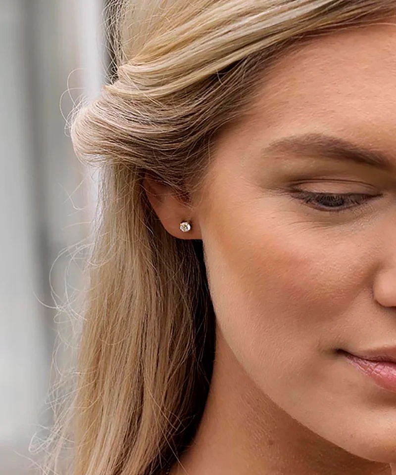 Blomdahl GT Tiffany 5 mm örhängen i medicinsk titan med klar cubic zirconia och kantig infattning