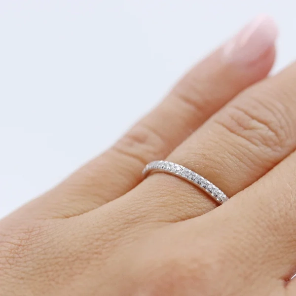 Aure 26 Vitguld - Vigsel- & förlovningsringar - Schalins - Fri storleksändring* - Nordic Spectra