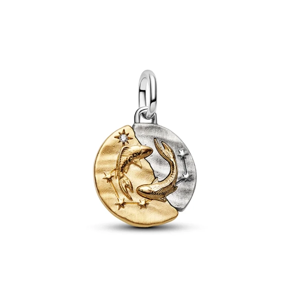 Fische-Medaillon-Charm von Pandora ME aus Silber und 14-karätiger Vergoldung mit Fischmotiv und Fische-Symbol.
