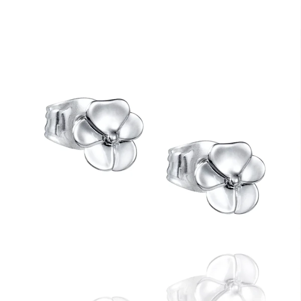 Pensée-Ohrringe aus Silber in Form von Stiefmütterchenblüten aus der Kollektion von Efva Attling