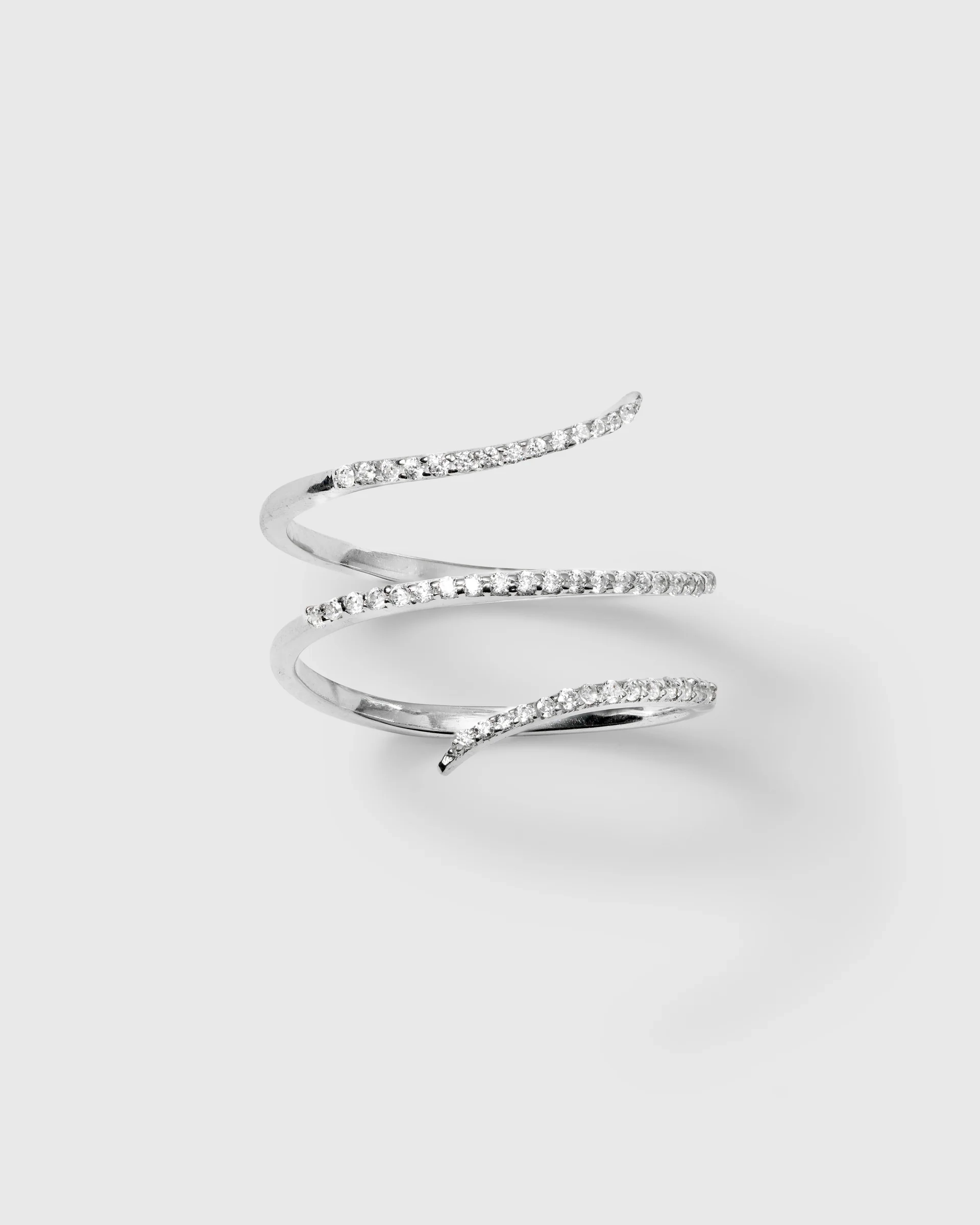Sparkle Wrap Ring Silver i återvunnet sterlingsilver med gnistrande kubiska zirkoner