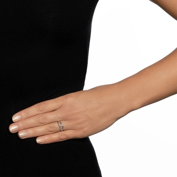 Folded Ring - Efva Attling ringar - Snabb frakt & paketinslagning - Nordicspectra.se