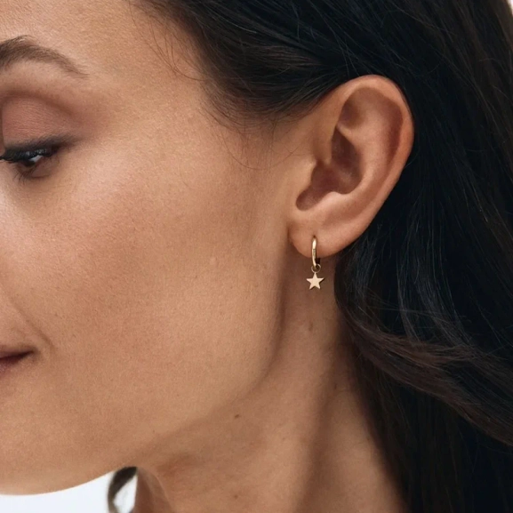 Guldpläterade örhängen från Edblad