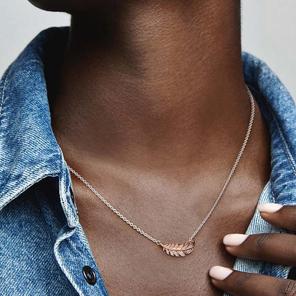 Zweifarbige Schwebende Geschwungene Feder Collier-Kette von PANDORA, Schneller Versand - Nordicspectra.de