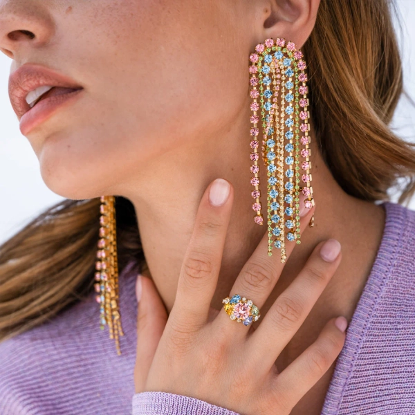 modell Una Earrings i guld med Dreamscape Combo färgkombination