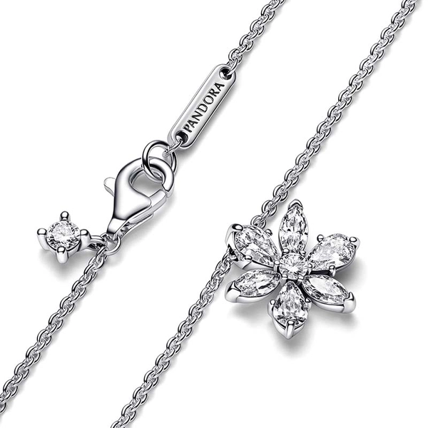 Sparkling Herbarium Cluster Pendant Necklace - PANDORA - Snabb frakt & paketinslagning - Nordicspectra.se