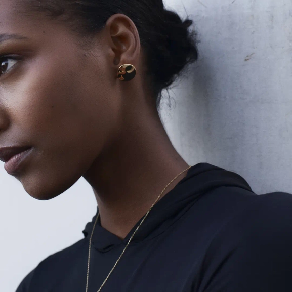Flowy Studs Gold - Edblad - Snabba leveranser - Gratis paketinslagning