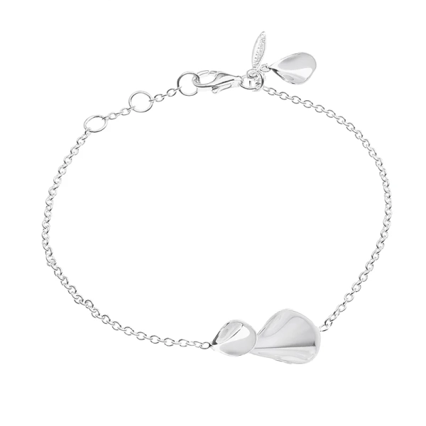 Kleines Hydrangea-Armband von Drakenberg Sjölin in Silber mit zwei überlappenden organischen Formen