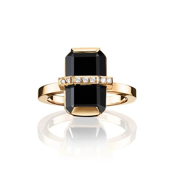 Little Bend Over Onyx Gold - Efva Attling ringar - Snabb frakt & paketinslagning - Nordicspectra.se