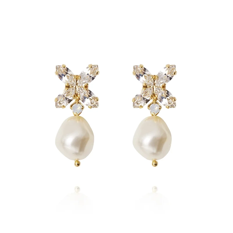 Caroline Svedbom - Honey Bee Earrings Gold Pearl & Crystal