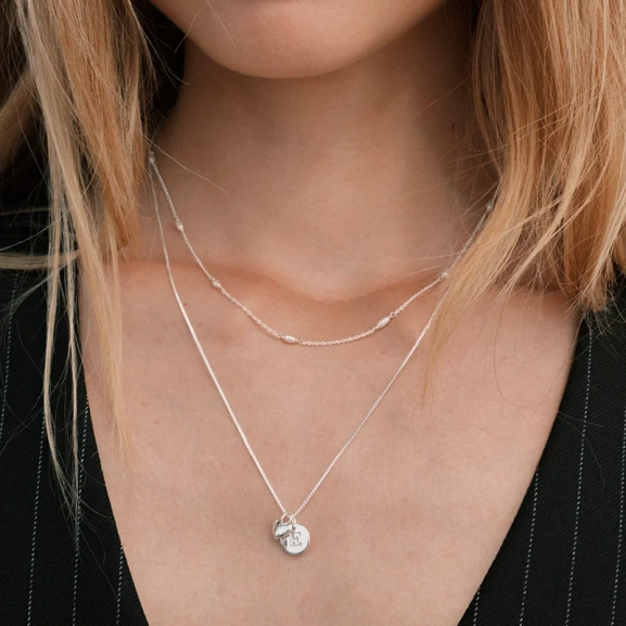 Treasure Multi Pearl Necklace Silver - Syster P - Snabb leverans & Gratis paketinslagning - Nordic Spectra