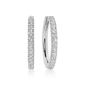 Ellera Grande Örhängen i silver med gnistrande Cubic Zirconia-stenar från Sif Jakobs Ellera-kollektion.