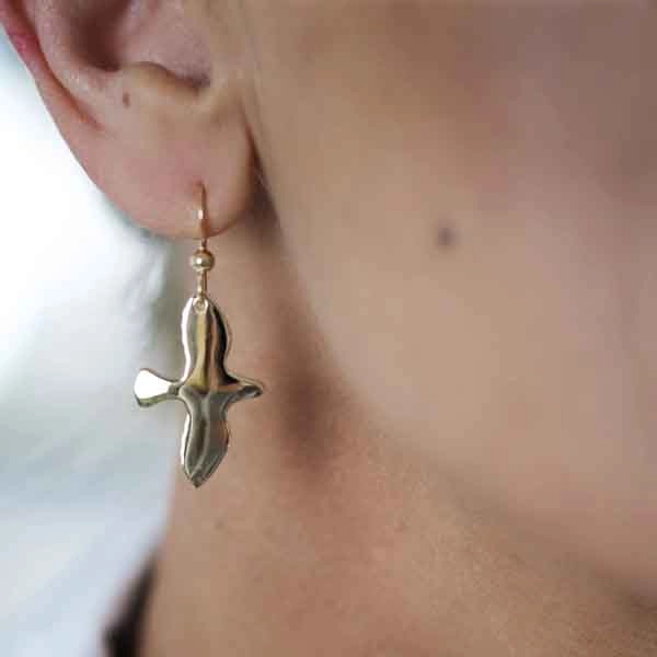 Dove Earrings Gold - Emma Israelsson - Snabb frakt & paketinslagning - Nordicspectra.se