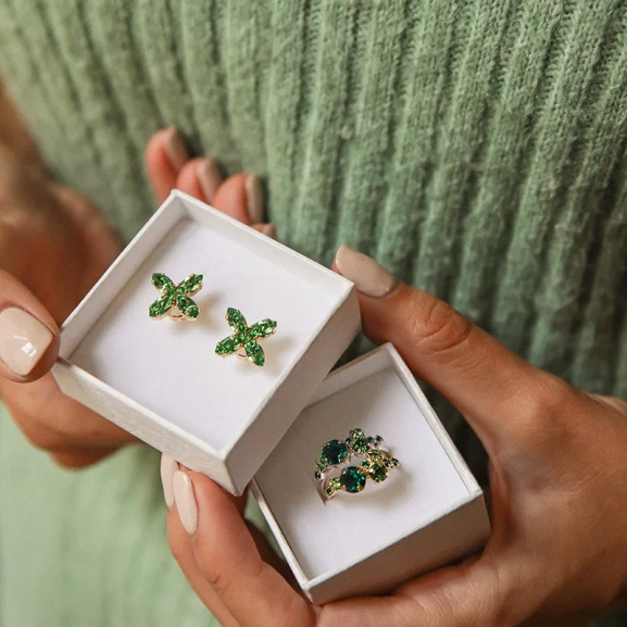 Crystal Star Earrings Gold Peridot - Maria Black - Snabb frakt & paketinslagning - Nordic Spectra