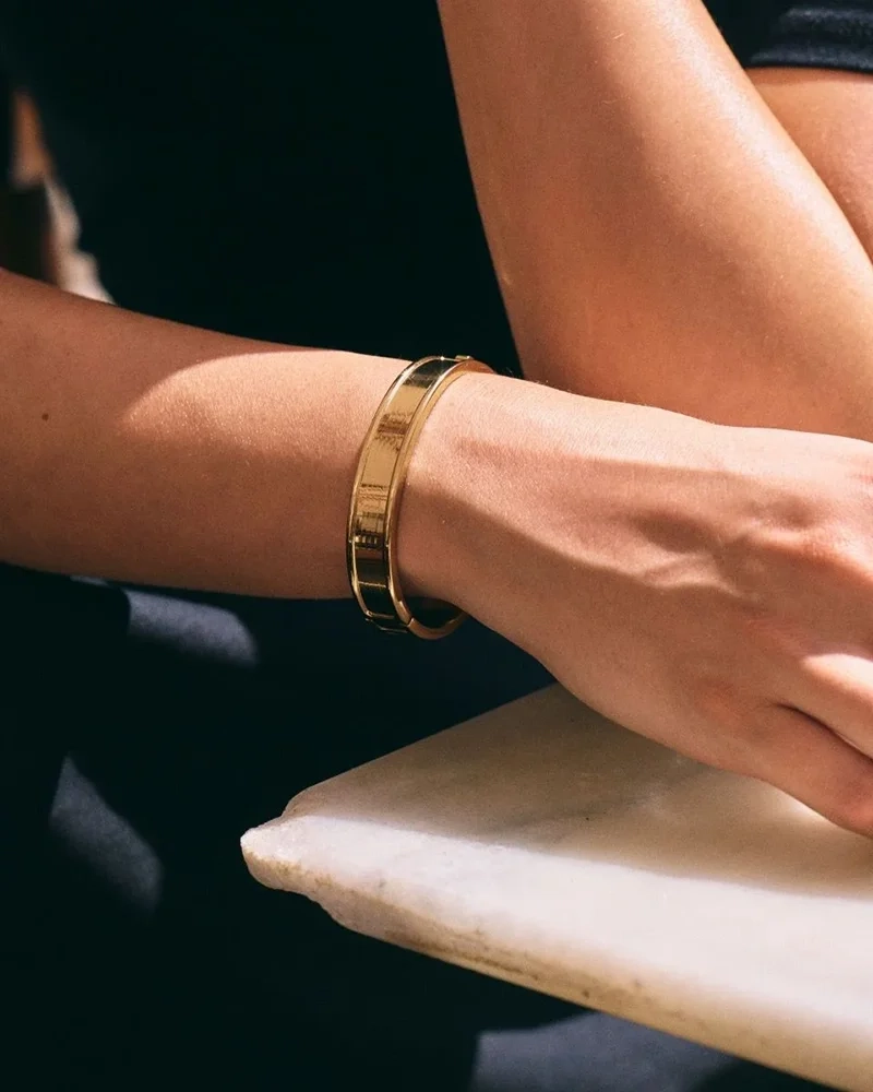 Elegant armband i 14K guldpläterat stål från Edblad
