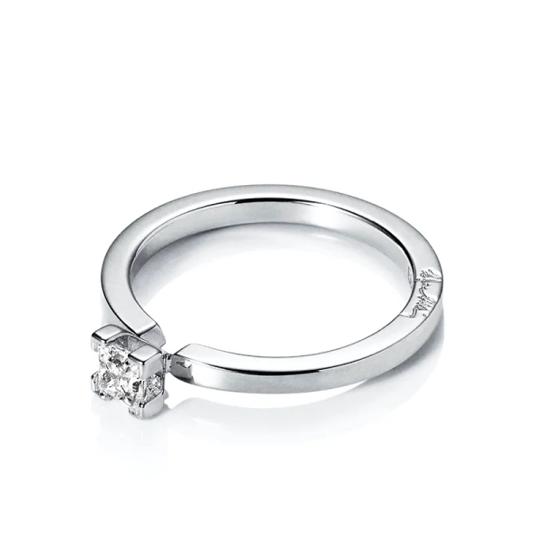 Solo Star Ring White Gold - Efva Attling - Vigsel- & Förlovningsringar
