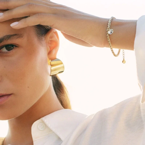 från Edblads Solo-kollektion. Perfekt för kontor eller fest.