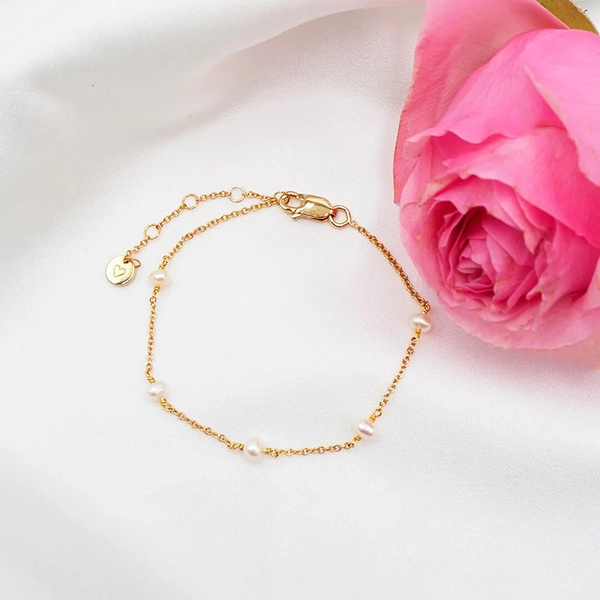Pretty Pearls Armband - By Sofia Wistam - Betydelsefulla smycken - Nordic Spectra