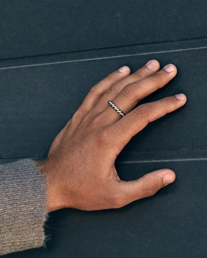 Stilren Twine Ring i rostfritt stål från Edblad