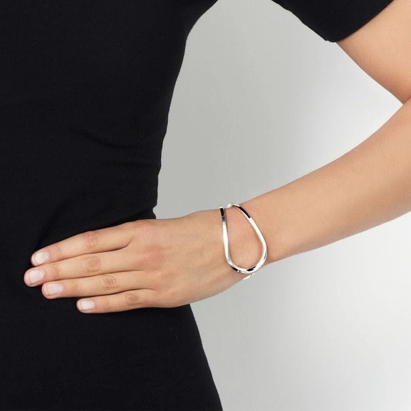 Loop Cuff von Efva Attling, Schneller Versand - Nordicspectra.de