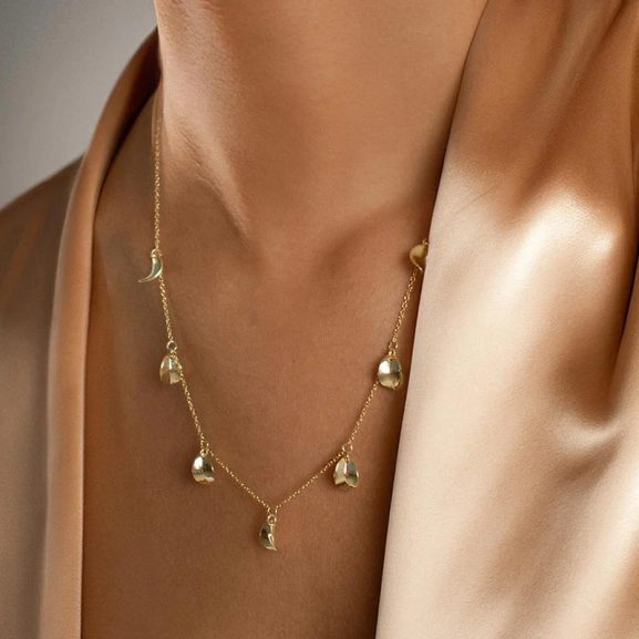 Botanica Drop Full Necklace Gold - Drakenberg/Sjölin Halsband- Snabb leverans & paketinslagning - Nordic Spectra