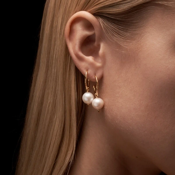 Pierced Pearl Earring Gold - Maria Nilsdotter - 1-2 dagars leverans - Nordic Spectra