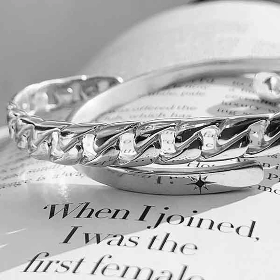 Link Bangle Silver - Emma Israelsson - Snabb frakt & paketinslagning - Nordicspectra.se