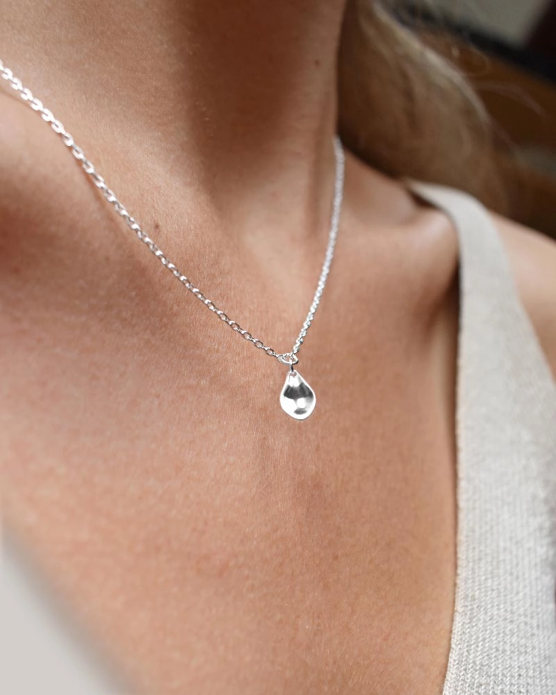 Gaias Grace Drop Necklace - Drakenberg/Sjölin - Suuri valikoima & ilmainen lahjapaketointi - Nordicspectra.fi
