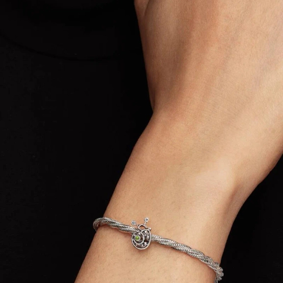 detailreiches und verspieltes Design für Armband oder Halskette.