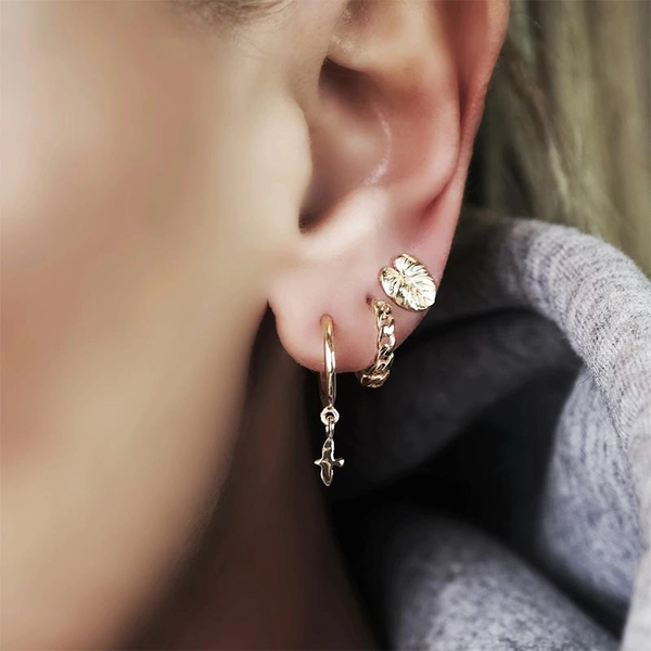 Mini Palm Leaf Earrings Gold - Emma Israelsson - Snabb frakt & paketinslagning - Nordicspectra.se