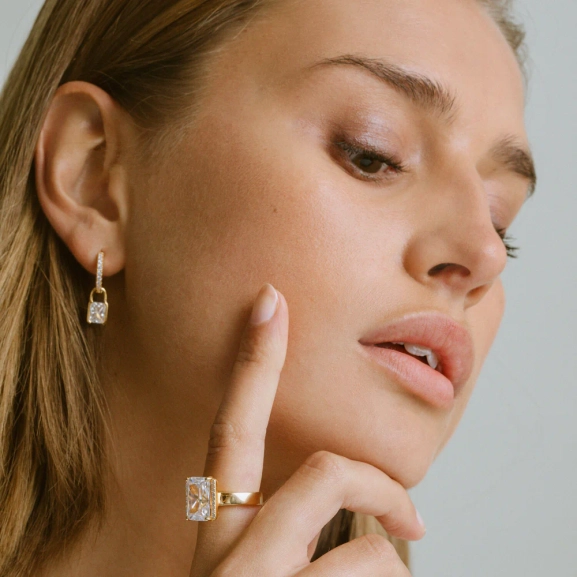 eleganta och gnistrande med Cubic Zirconia