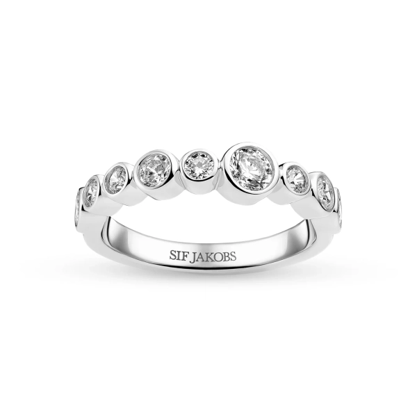 Sardinien Ring i silver med klara cubic zirconia-stenar i olika storlekar
